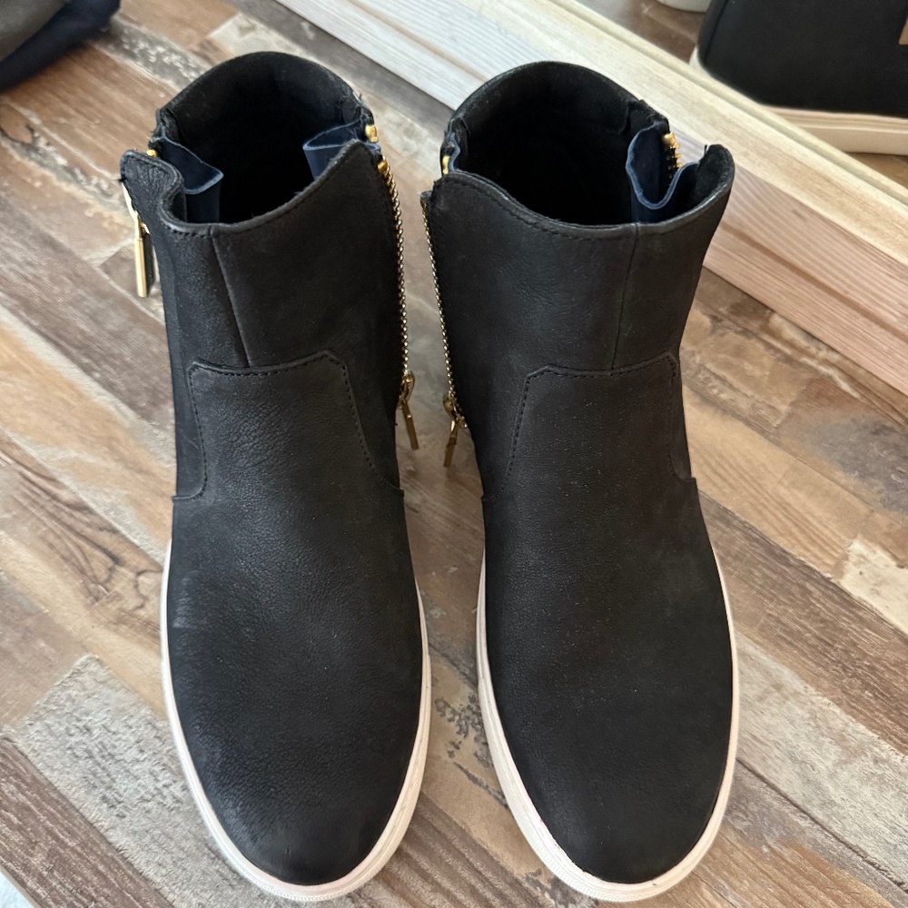 Shoes: Kenneth Cole Kiera Ankle Boot